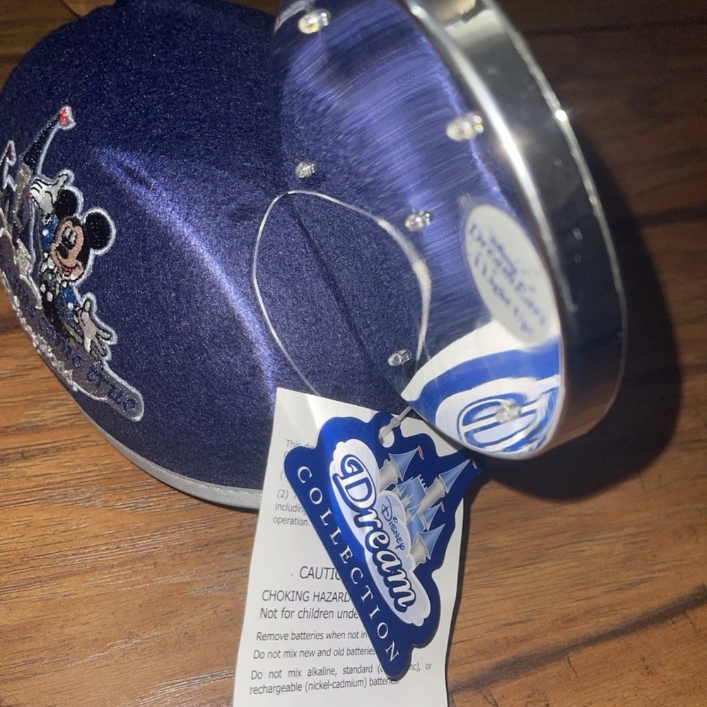Walt Disney World Dream Ears Light Up Mickey Mouse Ears Adult Size Hat NWT - Picture 3 of 4